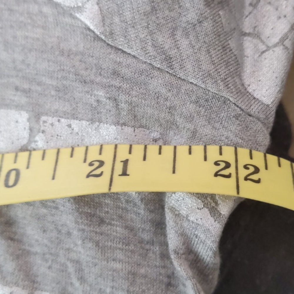 Tee - Picture 7 of 8